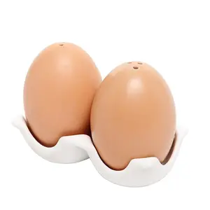 सिरेमिक नमक और काली मिर्च प्रकार के बरतन सेट, मिनी ब्राउन गत्ते का डिब्बा के साथ डिजाइन पकड़े अंडे के आकार का Shakers खड़े हो जाओ, 3 टुकड़ा