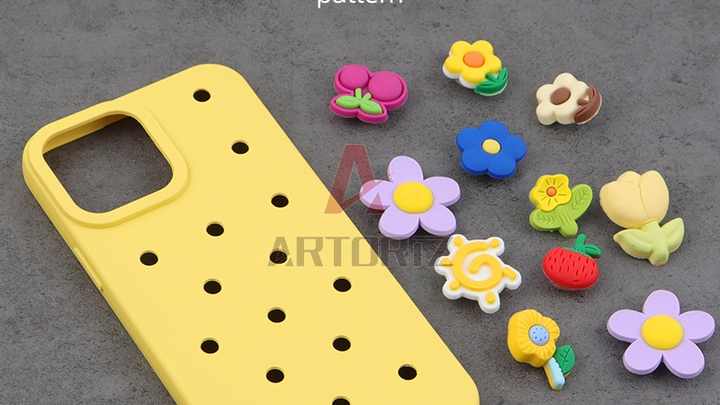 christmas phone case crocs charm crocs phone case for iphone 15 14 13 12  crocs case