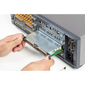 Módulo de interruptor matricial Keysight 34931A, placa de conversión de señal compatible con 34980A para sistemas de medición y prueba - Product Image 1