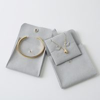 Boîte à bijoux en daim rose pâle avec logo personnalisé et insert en microfibre douce, pochettes à bijoux en daim