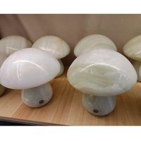 Lampes de table miniatures en marbre onyx naturel, très tendance 2026, pour la décoration intérieure et les mini-bars.