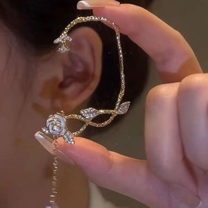 Borla larga Ear <span class=keywords><strong>Cuff</strong></span> para mujeres niñas Ear Clip Simple moda Camelia flor borlas oreja hueso Clip pendientes joyería