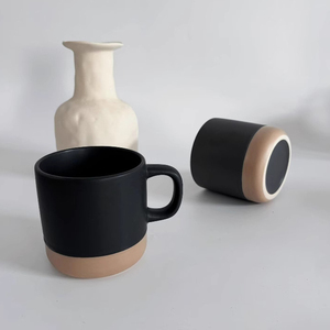 Mug noir mat personnalisable, combinaison de deux couleurs, tasse à thé en céramique, mug à café avec logo - Product Image 6