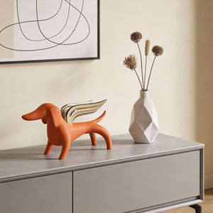 Statue de chien en résine personnalisée pour la décoration d'étagères et de tables, design moderne, sculpture artistique de chien avec des ailes - Product Image 5
