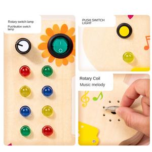 Planche d'activités en bois avec <span class=keywords><strong>circuit</strong></span> électronique, avion, violon, interrupteur, boussole, gyroscope rotatif, bloc LED, alimenté par piles, emballage en boîte <span class=keywords><strong>de</strong></span> couleur - Product Image 3