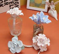 Diffuseur de parfum créatif en céramique rose, bleu et blanc, en forme de rose, fait main, avec fil de coton, pour la décoration de la maison et du bureau