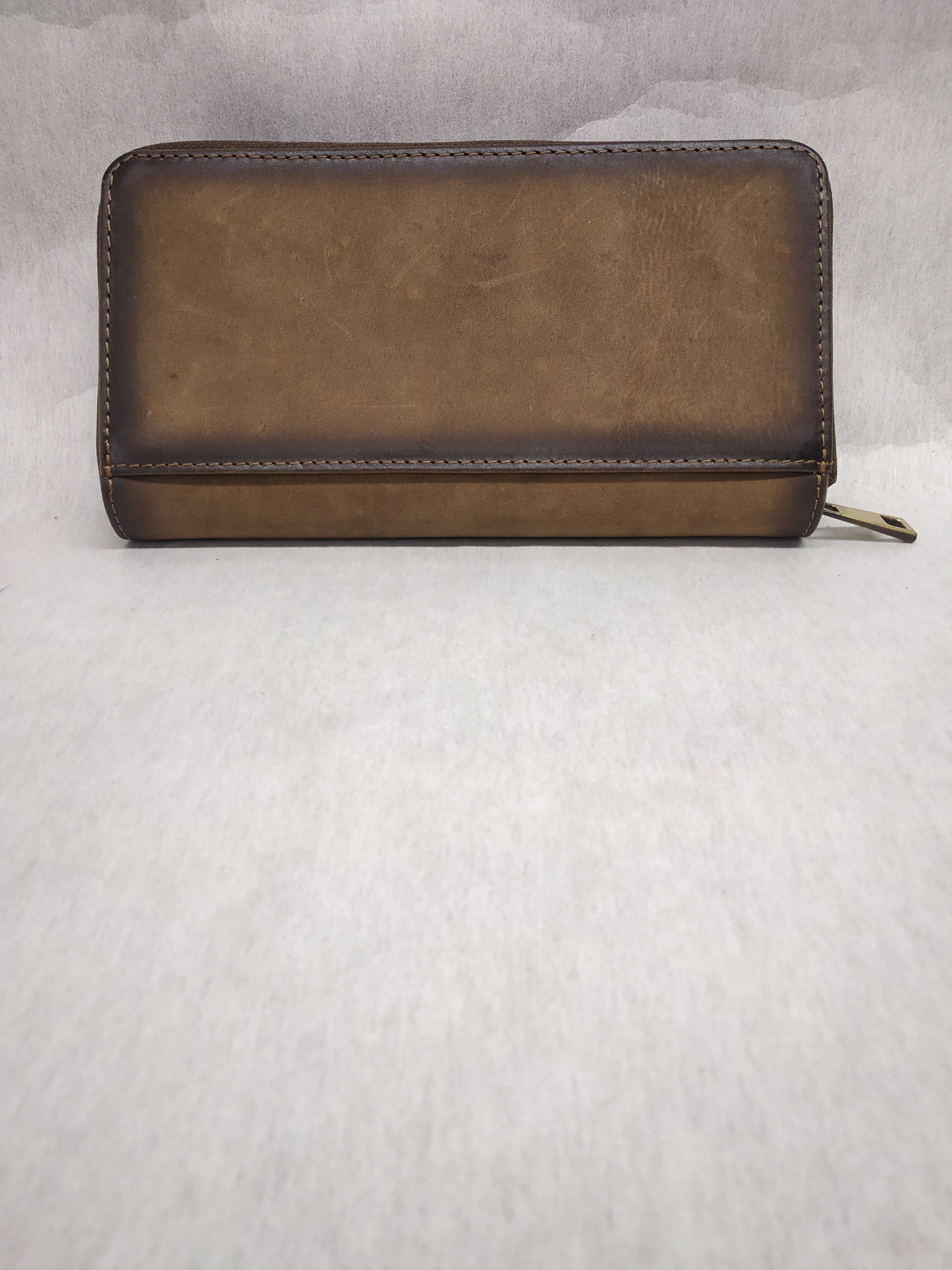 สีน้ำตาล