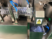 Ligne de production d'ampoules en plastique à fond plat de 10 ml et 20 ml, machine de formage, de remplissage et de scellage