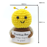 Produit phare : Poupées en crochet d'apaisement, modèles animaux (Pomme de terre, Abeille, Fleur), avec carte d'affirmation
