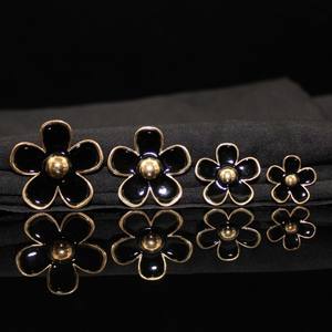 Ensemble de boucles de bijoux en alliage électro-plaqué, motif petite marguerite, frais et doux, accessoires de bricolage, matériaux de décoration pour trou de fixation - Product Image 4