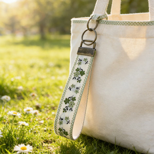 <span class=keywords><strong>Porte</strong></span>-clés <span class=keywords><strong>en</strong></span> tissu brodé floral durable, <span class=keywords><strong>porte</strong></span>-clés de voiture, <span class=keywords><strong>porte</strong></span>-clés <span class=keywords><strong>fait</strong></span> <span class=keywords><strong>main</strong></span>, cadeau d'anniversaire pour femme - Product Image 1