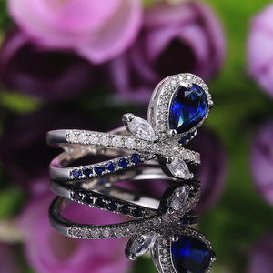 Anello da Cocktail F474 con Fiore, Anello da Donna con Zirconia Cubica Creata in Laboratorio, Montatura Pavé, Anelli di Moda per Matrimonio - Product Image 6