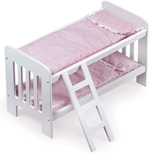 <span class=keywords><strong>Lit</strong></span> superposé triple <span class=keywords><strong>en</strong></span> <span class=keywords><strong>bois</strong></span> rose pour poupées, jouet éducatif pour bébés, avec literie à carreaux, échelle et kit de personnalisation pour poupées de 20 pouces - Product Image 1