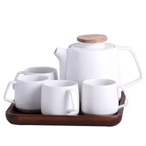 仿古日本设计师富有个性的瓷器餐厅陶瓷茶具，带木托盘的咖啡壶