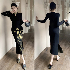 Le maniche lunghe presentano motivi di bambù dorati e una scollatura a buco della serratura che crea un <span class=keywords><strong>Look</strong></span> elegante e tradizionale in stile cinese - Product Image 3