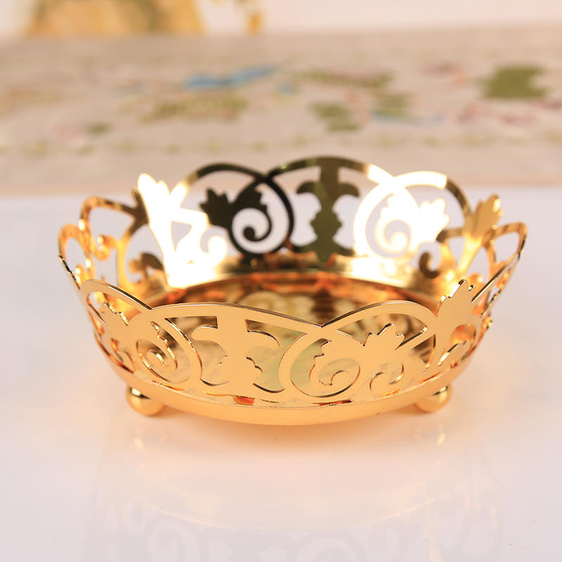 Hollow lace plate-gold