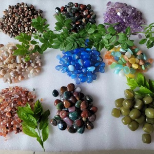 Vente en gros <span class=keywords><strong>de</strong></span> différentes couleurs, grandes et petites particules, cristal naturel poli pour pierres à rouler, <span class=keywords><strong>pierre</strong></span> semi-précieuse - Product Image 1