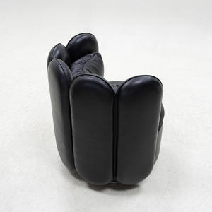 Fauteuil pivotant en cuir noir avec structure en bois massif et pieds pivotants en acier inoxydable, fauteuil de relaxation pour hôtels, maisons, usage occasionnel - Product Image 3