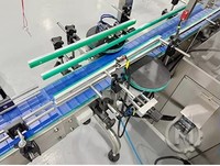 Machine de remplissage de liquide de détergent de lessive de savon shampooing de suivi de précision à grande vitesse entièrement automatique