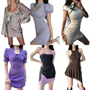 Venta al por mayor: Nuevo stock de vestidos casuales de algodón con estampado para mujer, estilos de moda para combinar, envío aleatorio, a granel desde China. - Product Image 1