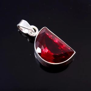 Colgante Clásico de Media Luna en Plata de Ley 925 Hecho a Mano con Rubí de Mozambique Certificado por Terceros, Atractivo para Mujer, Chapado en Oro de 14K - Product Image 1