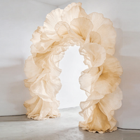 Installation artistique géante en organza pour décoration de scène d'entrée de mariage, de fiançailles et de vitrine de centre commercial