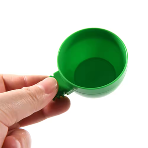 Nouveau gros mangeoires automatiques pour oiseaux et abreuvoirs pour cage à utiliser en plastique Pigeon et perroquet tasse à boire - Product Image 6