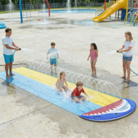Toboggan aquatique gonflable en PVC pour usage extérieur résidentiel avec tapis pulvérisateur pour enfants
