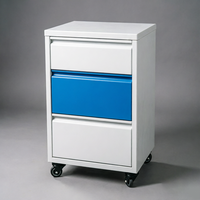 Armoire mobile de laboratoire en acier à trois tiroirs et à bords droits, de couleur bleu et blanc, avec roulettes pour postes de travail de laboratoire