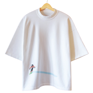 T-shirt de ski en tricot, fil texturé doux, motif de ski brodé minimaliste, tricot décontracté de qualité supérieure pour l'été - Product Image 1