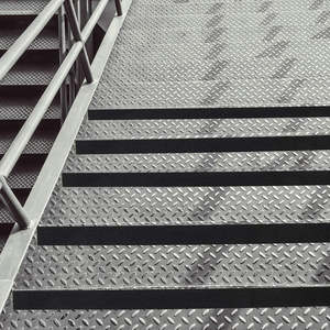 Ruban antidérapant en PEVA pour escaliers d'usine, noir, bandes antidérapantes pour les zones à fort trafic et les marches de secours, conception imperméable - Product Image 6