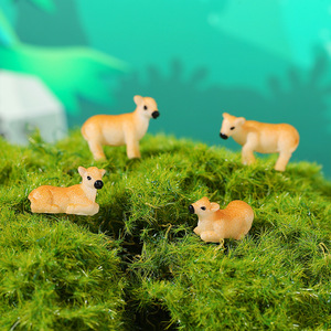Figuras de vacas en miniatura de resina para paisajes en miniatura, decoraciones de ensamblaje para exhibición en jardines de suculentas - Product Image 1