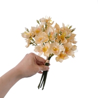CL22005 Bunga Daffodil Buatan Narcissus Bunga Daffodil Sutra Imitasi Rangkaian Bunga Buket untuk Dekorasi Rumah Dalam Ruangan Pernikahan