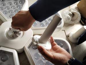 Bệnh viện LED kiểm tra đèn với bộ điều khiển kỹ thuật số kim loại mặt bích gắn kết cho y tế thủ tục di động LED phẫu thuật đèn di động - Product Image 4