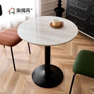 Mesa Cuadrada de Madera Estilo Bauhaus Coreano Vintage para Cafeterías, Tiendas de Té con Leche, Postres y Sopas Dulces, con Combinación de Sillas - Product Image 5