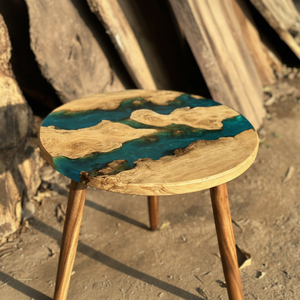 Mesa de madera epoxi de resina personalizada OEM de forma redonda para Cafetería Restaurante y proyectos de diseño de interiores - Product Image 1