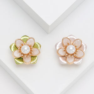 Broche Camélia en émail délicat et simple, en alliage, style Ins, avec fermoir à ardillon, bijou élégant <span class=keywords><strong>pour</strong></span> femme, idéal <span class=keywords><strong>pour</strong></span> les banquets et comme cadeau. - Product Image 1