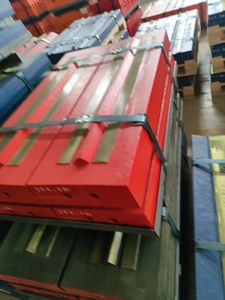 Barras de Impacto de Hierro Fundido con Alto Contenido de Cromo Según ASTM A532 IIIA (Mín. 25% Cr) con Pernos de <span class=keywords><strong>TiC</strong></span> o Cerámica para Trituradoras de Impacto - Product Image 2