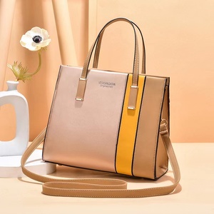 ราคาดีคุณภาพสูงขายส่งโลโก้แฟชั่นที่มีชื่อเสียงLuxury Designerกระเป๋าถือCrossbody 2024 - Product Image 3