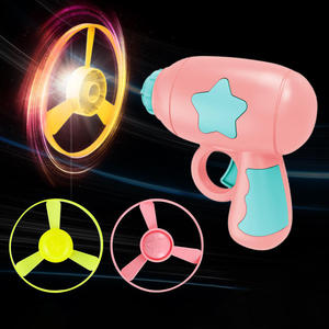 Jouet éducatif pour enfants d'âge préscolaire, hélice volante lumineuse rotative colorée 2025, jouet gyroscopique unisexe, soucoupe en plastique brillante, pistolet volant - Product Image 2