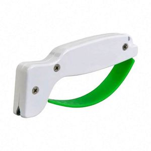 Aiguiseur de couteaux manuel en acier tungstène, écologique, vert, portable, professionnel - Product Image 1
