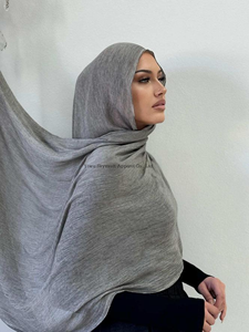 Hijab en coton froissé de qualité supérieure pour les femmes musulmanes confortable élégant imprimé longue écharpe quotidienne pour l'été plus récent - Product Image 6