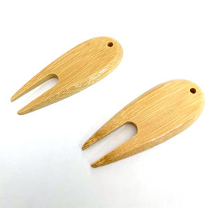 Herramienta de Reparación de Green de Golf Passen Bamboo para Césped - 0.05 kg Ligera - Product Image 1