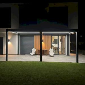 Pergola motorisée rétractable Prima à lames orientables pour usage résidentiel et en parc – Protection solaire <span class=keywords><strong>extérieure</strong></span> - Product Image 6
