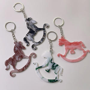 Yi YHJ dessin animé personnalisé mignon nouveau créatif Animal cheval porte-clés sac voiture clé breloque accessoire acrylique porte-clés en gros - Product Image 1