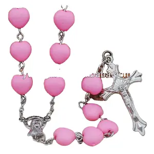 宗教风格粉红色8毫米心形珠子丙烯酸独特念珠花冠项链
