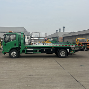 Nouveau camion de remorquage à plateau Isuzu 4x2, transmission manuelle diesel, compatible Euro IV, capacité de levage de 4 à 5 tonnes pour le récupération de véhicules - Product Image 4