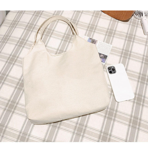 Bolso de hombro para mujer al por mayor, barato, con un lindo estampado de oso, bolso de mano de lona reutilizable y ecológico para compras. - Product Image 6