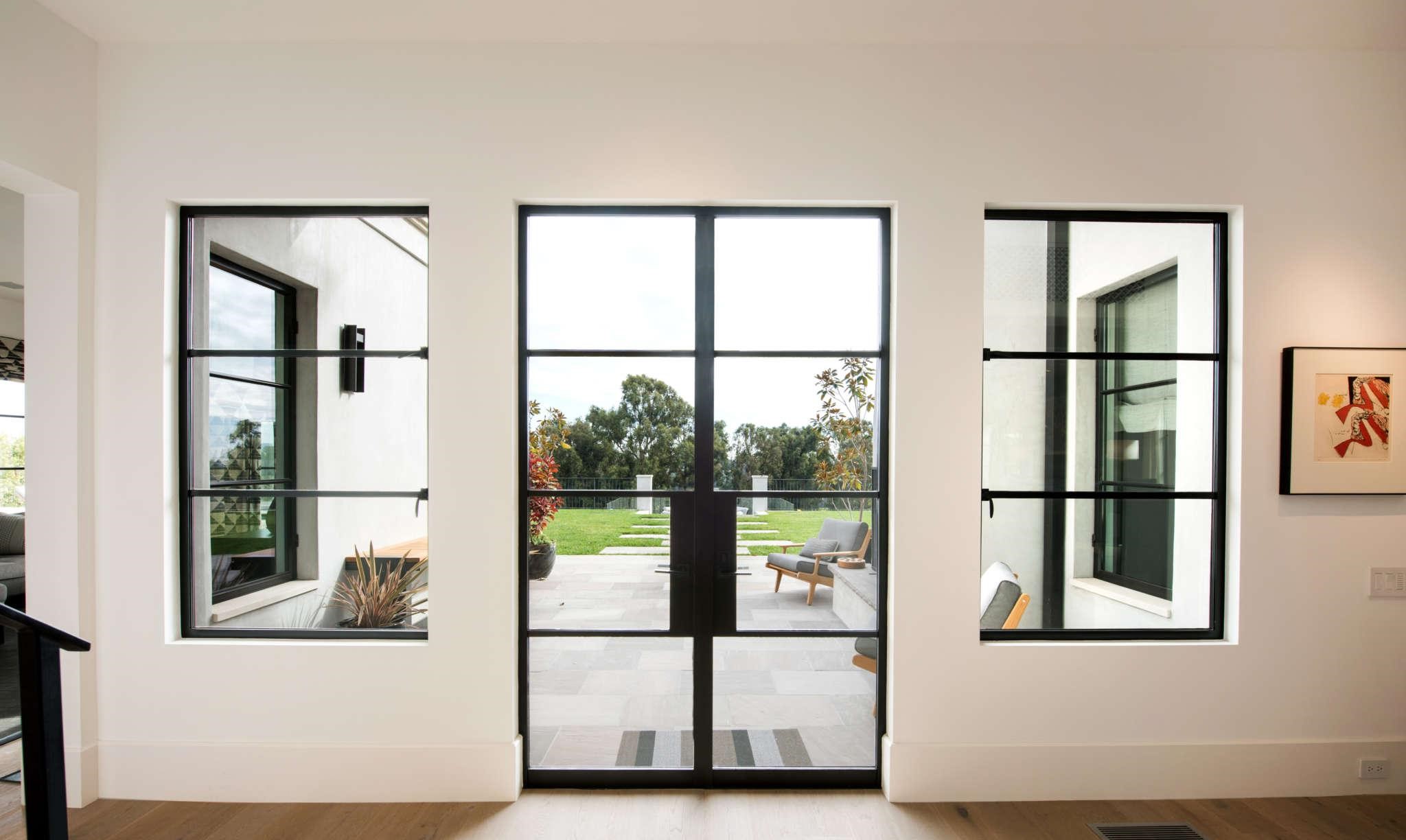 家具 Iron Window ?format=1500w