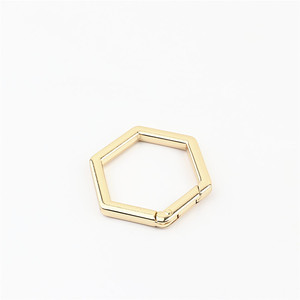 Mosquetón Hexagonal de Aleación de Zinc de Alta Calidad, 26 mm, Ligero, con Colores Personalizables <span class=keywords><strong>para</strong></span> <span class=keywords><strong>Llaveros</strong></span> de <span class=keywords><strong>Boda</strong></span> - Product Image 5